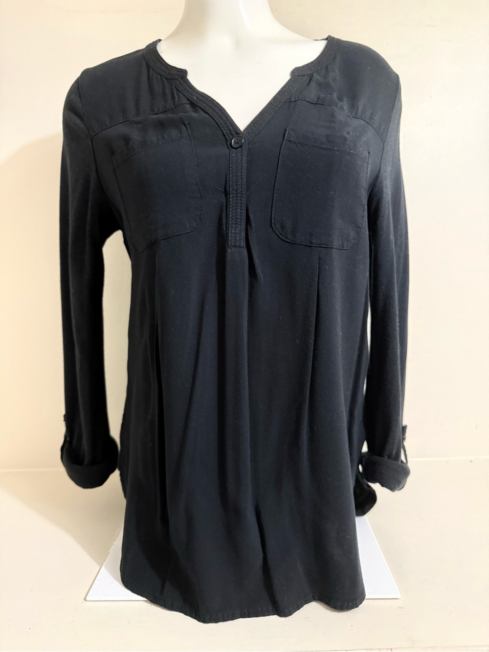 Merona Black V-Neck Long-Sleeve Tunic with Patch Pockets